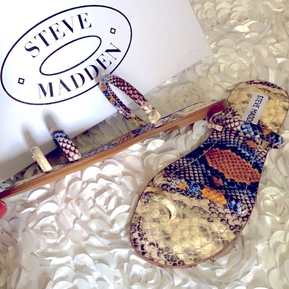 New in box Steve Madden Electrify Sandals size 7.5‎